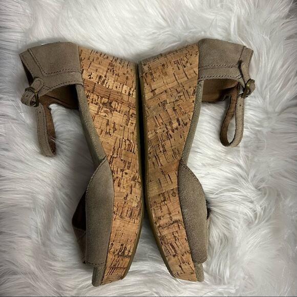 625. TOMS Wedge Sandals 7 - Picture 5 of 8